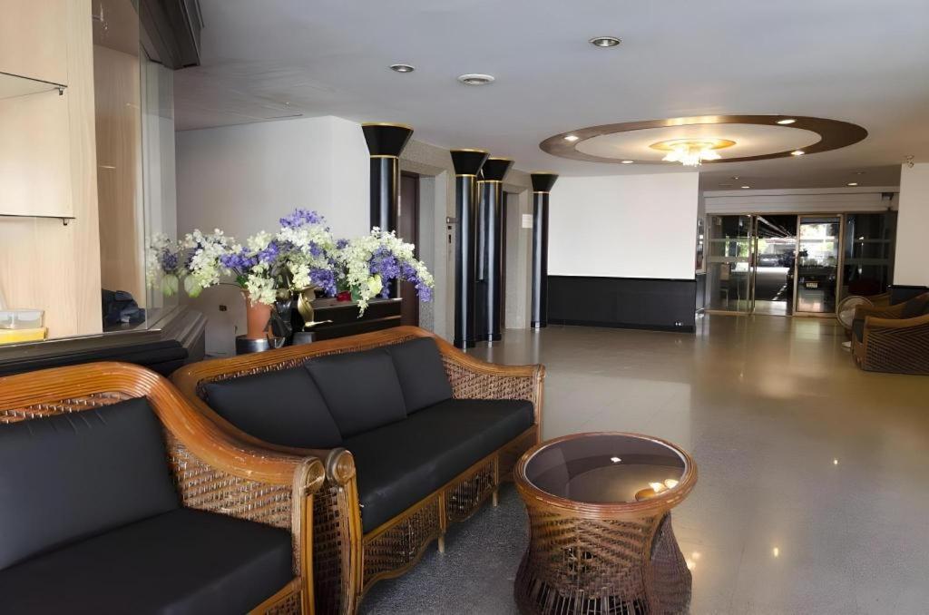 Town In Town Gardent Resort Bangkok Exterior foto