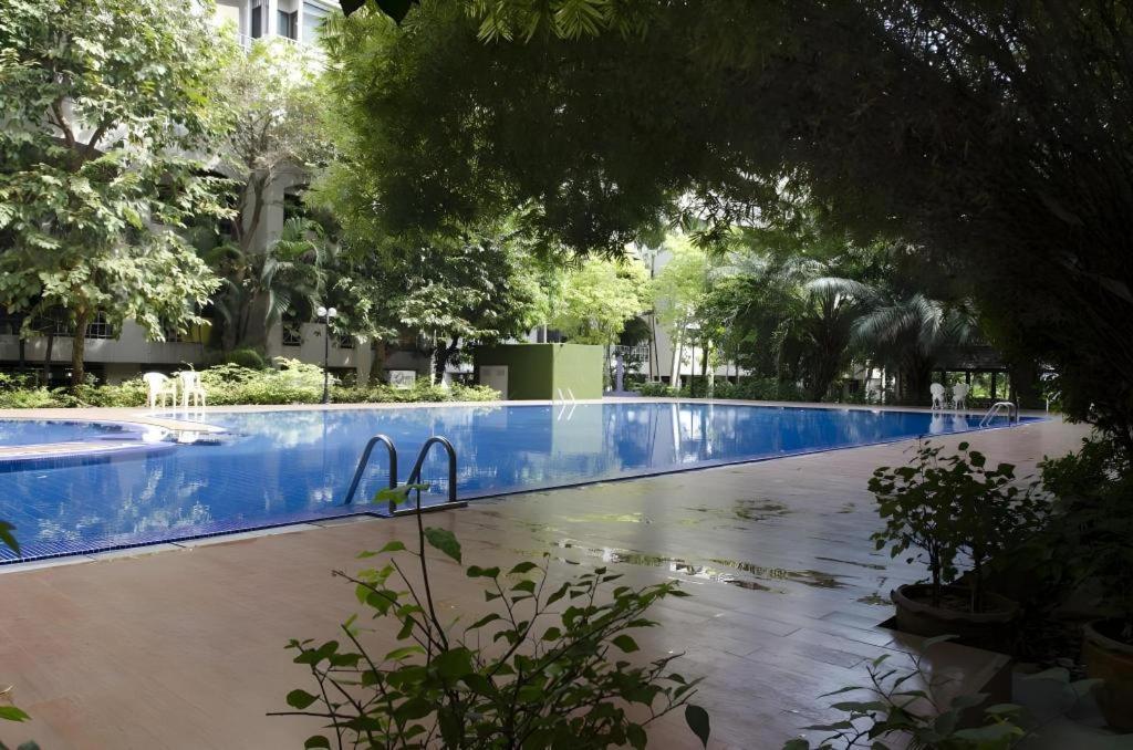 Town In Town Gardent Resort Bangkok Exterior foto